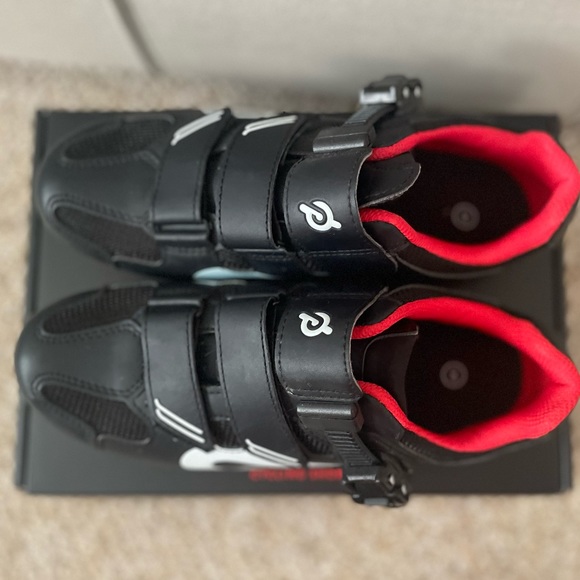 Peloton Black Cycling Shoes - Picture 8 of 8